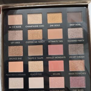 Iconic London Eyeshadow Palette with 24 Shades